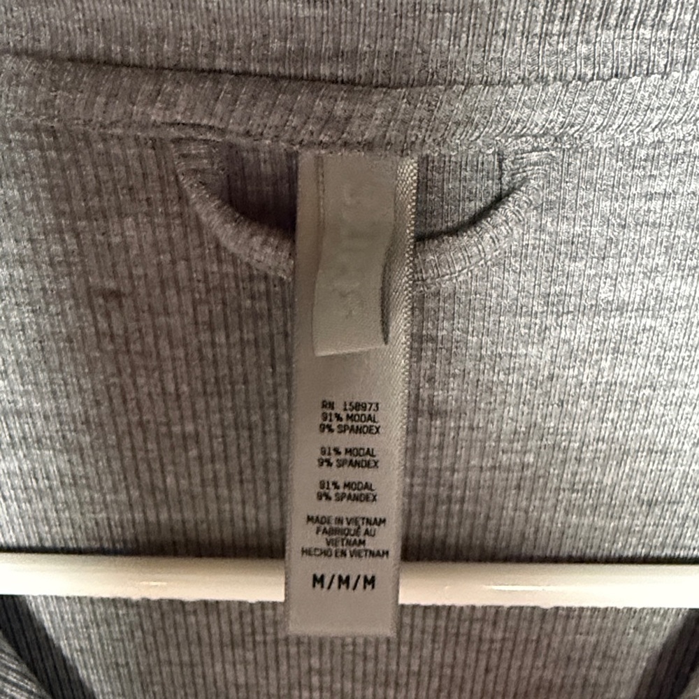 SKIMS Light Gray Lounge Top - Picture 3 of 6